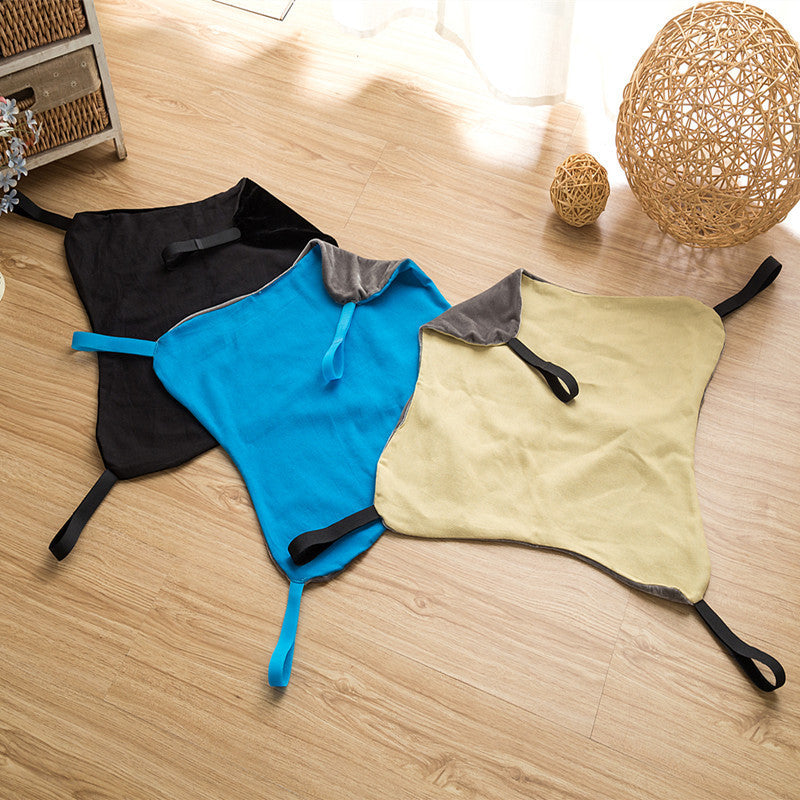Las tres hamacas extendidas, negra, azul y crema, con sus cuatro cintas