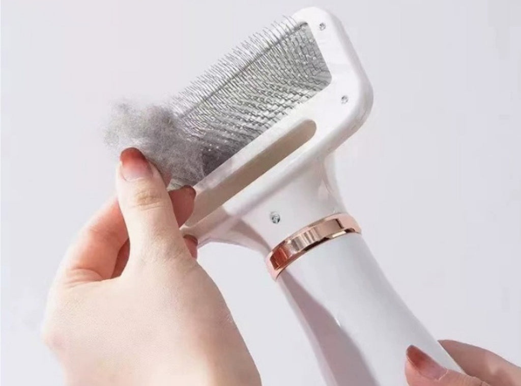 El botón de autolimpieza suelta el pelo de las púas de una pieza